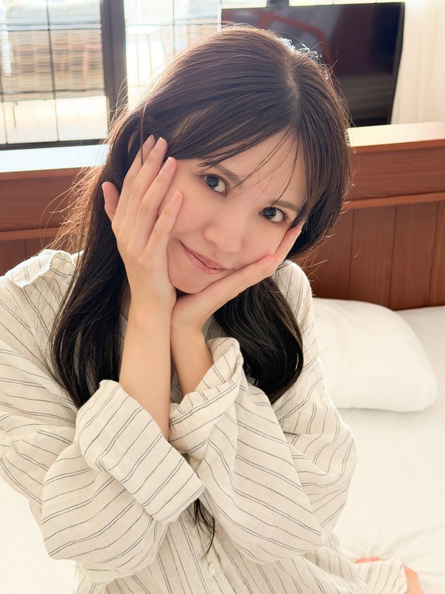 岡本彩夏 1st写真集『すきだらけ』【公式】さんのX（@ayakaphotobook）より