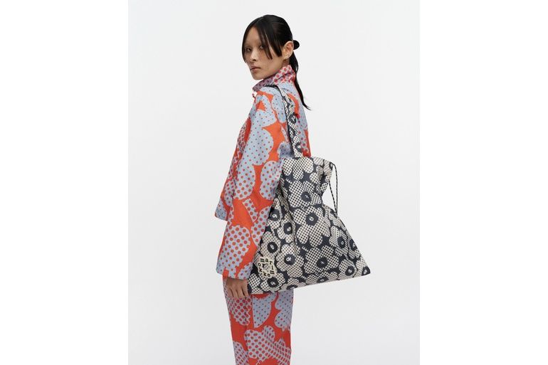  x Marimekko ボストンバッグ ウニッコ柄 マリメッコ】人気の「オンニバッグ」に新型ボストン＆メッセンジャーが