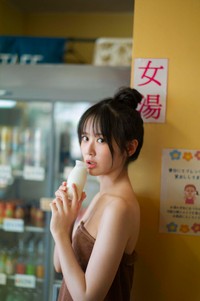 STU48中村舞2nd写真集より（撮影／細居幸次郎）