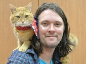 「猫の恩返し」で人生を救われた　ジェームズ・ボーエンさん