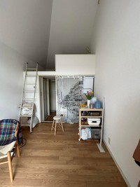 都内家賃3.7万円の部屋　天井の高さとロフトを活かしたコンパクトな暮らし／みわまるさん（@miwa_minimal）提供