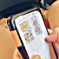 即席携帯には、妹が好きなキャラクターアプリも描なども描かれています（画像提供：サメ美さん）