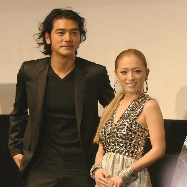 俳優の金城武さん（左）と浜崎あゆみさん（2007年撮影）