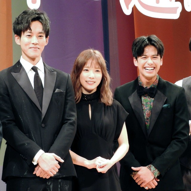 「蜜蜂と遠雷」試写会（左から）松坂桃李、松岡茉優、森崎ウィン、鈴鹿央士=2019年