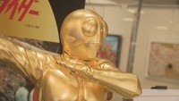 黄金の仮面ライダーも！　黄金製品を一堂に集めた「黄金展」　高松市