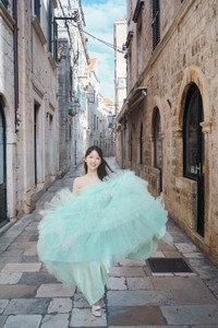 堀未央奈さん写真集（撮影：藤原宏)