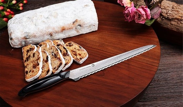 シュトーレン専用のナイフ＝龍泉刃物提供