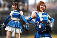 ジンギスカンダンスを踊るファイターズガールの工藤彩音さん(左)と上村優菜さん