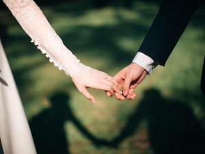 私たちの選択は事実婚だ。 理由は一つ、「お互いの名前で生きて死にたい」から