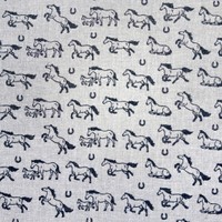 生まれてくる笏本さんのお子さん向けに職人がガーゼを作ろうとしたところ、肌触りの良さに感激。そこからダブルガーゼハンカチが誕生した（笏本達宏さん提供）