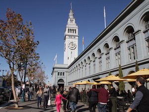 サンフランシスコのオーガニック食発信地　フェリービルディングのマーケット