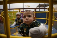 暫定政権発足のシリア、復興に必要なものは　援助団体がセッション--}