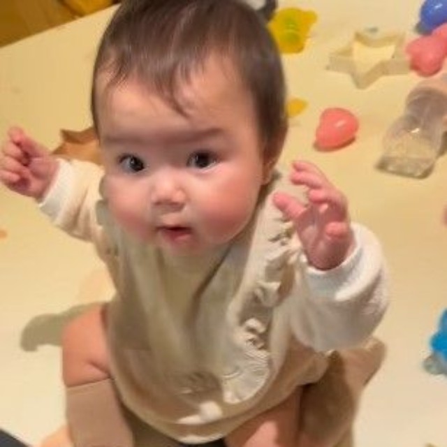 なんで笑ってるの？と不思議な表情（提供：＠__ynsn.0402さん）
