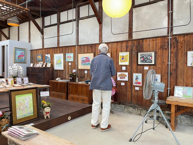 今年5月に開催した初個展は連日盛況だったそう（樋口魚さん提供）