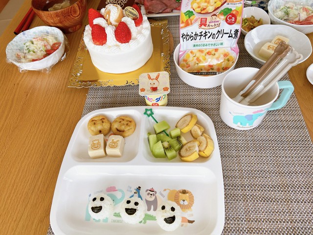 息子さん1歳のお祝いで作られたお義母さまの力作（提供：Maria☺︎ 2y←7.4 🦖さん）