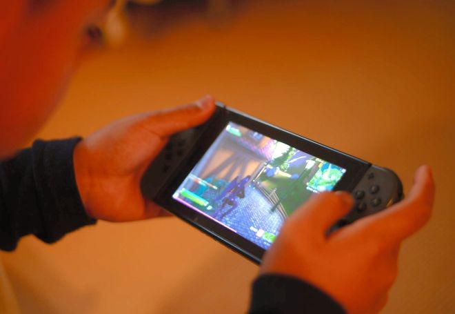 Online games connecting Japan's kids in pandemic era, but addiction worries  rising - The Mainichi