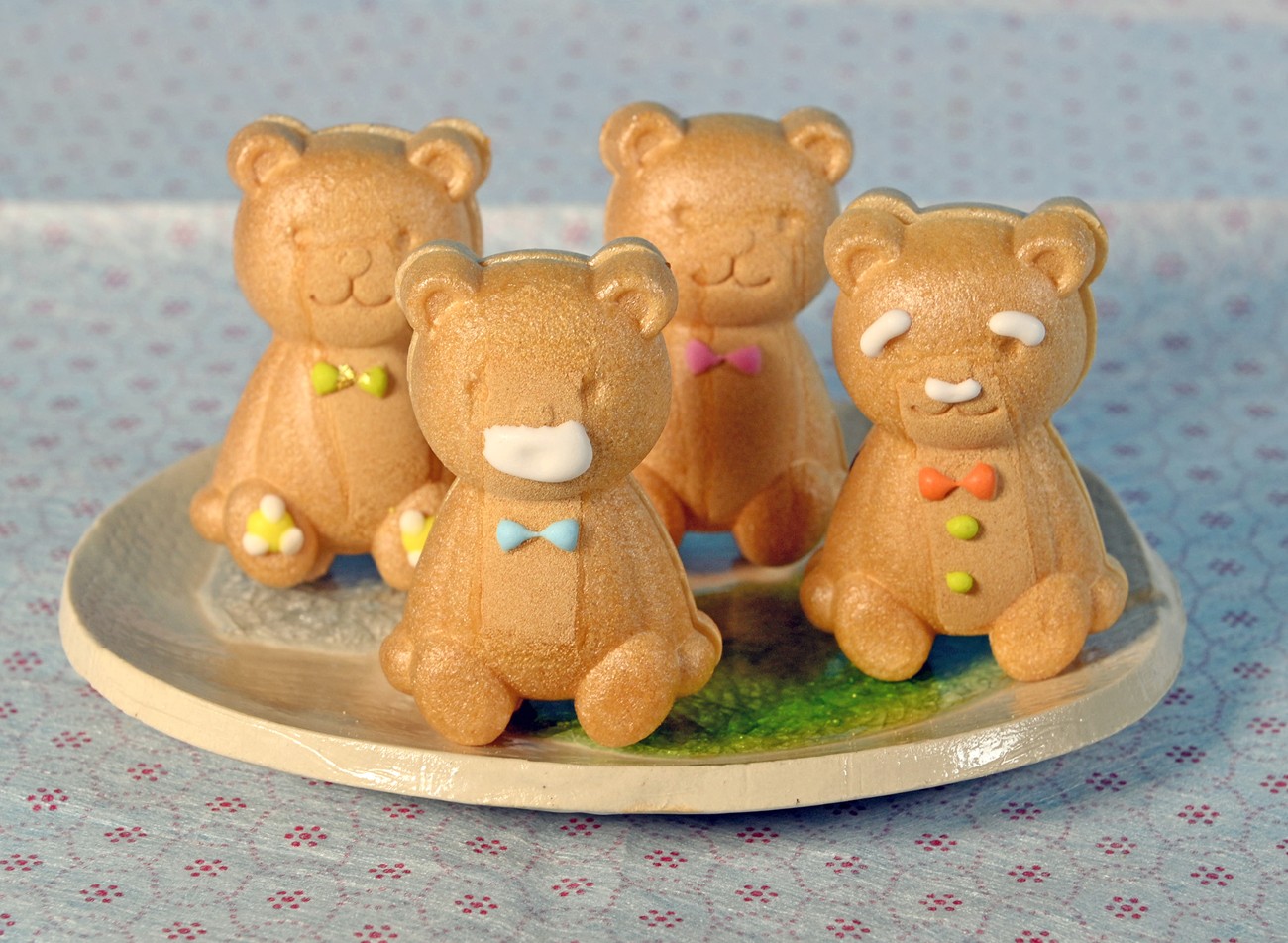 くま 藤井四冠に提供「かわいい」と話題「くま最中」 行列から2カ月余り