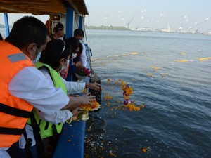タイの人々がお墓をつくらない理由　遺骨を「解き放つ」とは？　高僧に聞いた