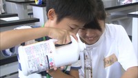 小学生と高校生が実験やものづくり　夏休みのワクワク体験教室　高松市