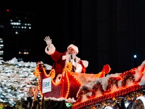 賑やかな装飾もみんな私を祝ってくれる。クリスマスは私の生誕前夜祭