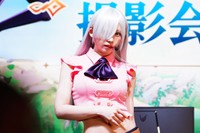 コスプレショーに登場したえなこ