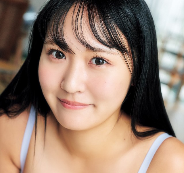 本多もか（撮影／高橋慶佑　ヘアメイク／KEIKO（renewal）　スタイリング／毛塚由恵）
