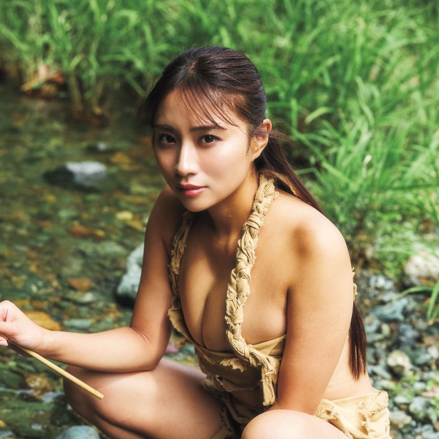 神山みれい（撮影／高橋慶佑　ヘアメイク／mahiro　スタイリング／工藤沙恵（ミタケイショウ））