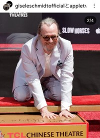 Gary Oldman & Gisele Schmidt (@giseleschmidtofficial)のインスタグラムより