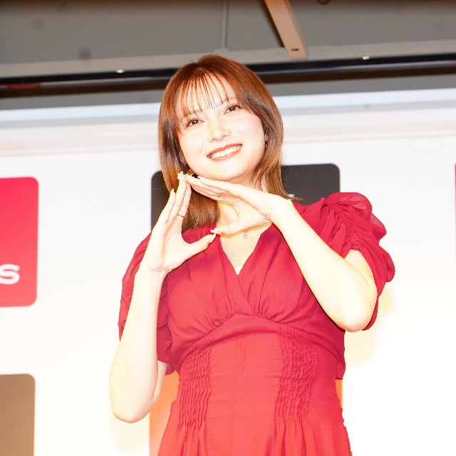 写真集の発売イベントに登場した桃月なしこ