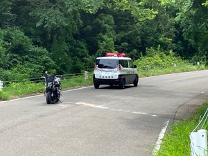 【速報】大型トラックとオートバイが正面衝突　オートバイの男性が心肺停止　宮城・蔵王町