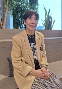 「姉御」と呼んだ小川真由美さんの思い出を語る桜井浩子＝都内