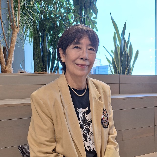 「姉御」と呼んだ小川真由美さんの思い出を語る桜井浩子＝都内