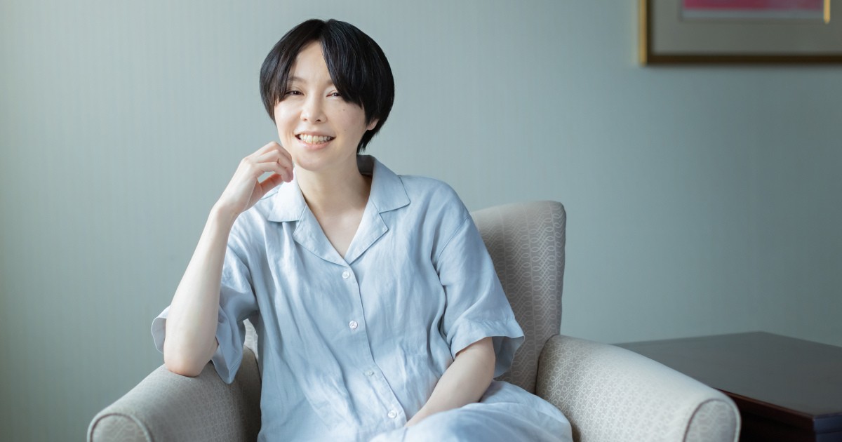 本谷有希子さん「あなたにオススメの」インタビュー　節操なき「コンテンツ依存」描いた近未来ディストピア｜好書好日 - Vimarsana News