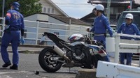 岡山市の市道でトラックがバイクを巻き込む事故　バイクの男性が重体