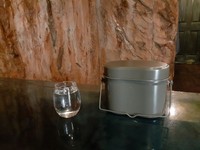 テーブルまでこの姿で運ばれてくる