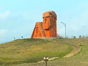 ＜ナゴルノ・カラバフ往還記①＞最果ての地へ、「幻の国家」目指して向かった