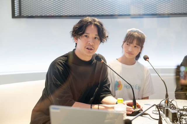 写真左・バーチャル消防士体験を開発した江畑氏（画像提供：株式会社Meta Osaka）