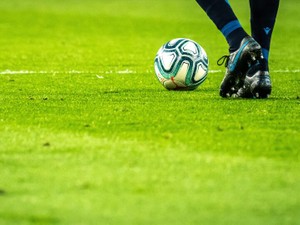 ピッチの上で輝く堂安選手が気づかせてくれた、自分の心についた嘘