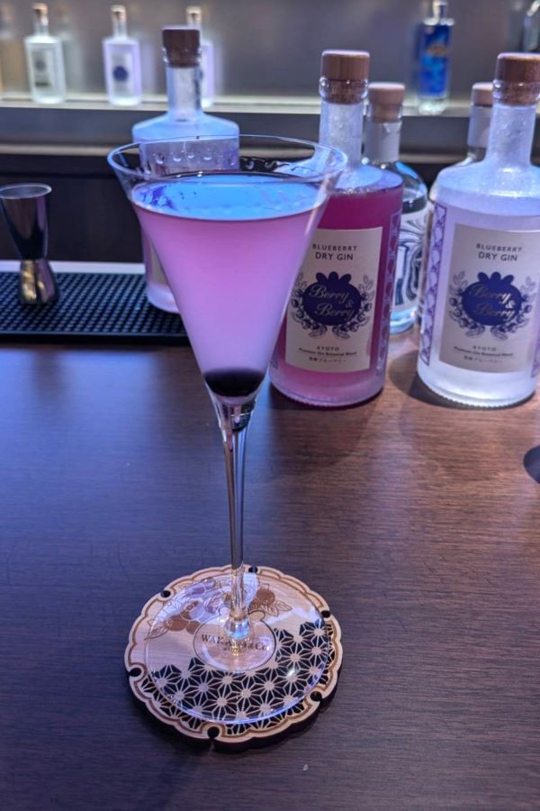 ブルーベリーのマティーニ ※筆者撮影