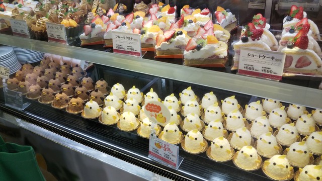 ぴよりんだらけ、よく見るとそれぞれ微妙に違う