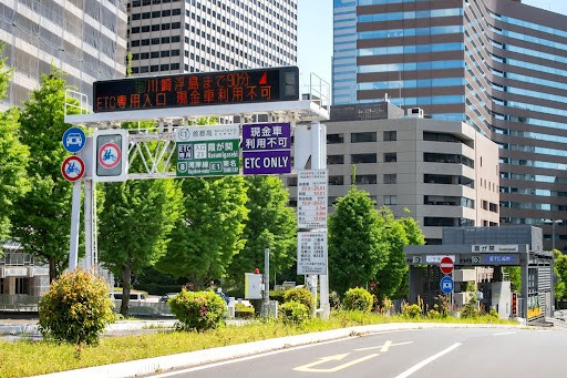 首都高霞が関入口※画像はイメージです（Caito/stock.adobe.com）
