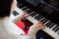 「ストリートピアノのルール」どうするべき？　※画像はイメージです（west_photo/stock.adobe.com）