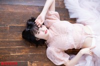 「BEEEEM」3号に登場したすずら（撮影：江嶋綾恵梨　撮影協力：河邉有実莉　スタイリスト：馳尾潤子（Jstyles）　ヘアメイク：yukky（oddcolor）、安藤沙樹　提供：BEEEEM編集部）