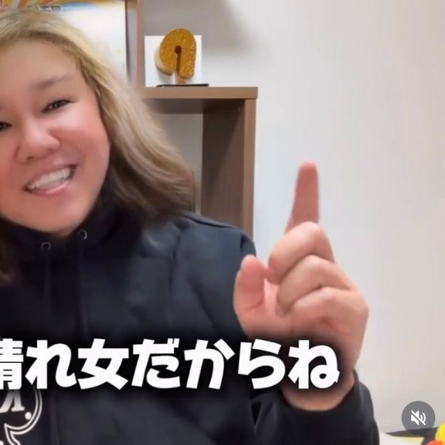 クロヤナギコウジさん。公式インスタでは「あるある」ネタを披露（本人の公式Xから）