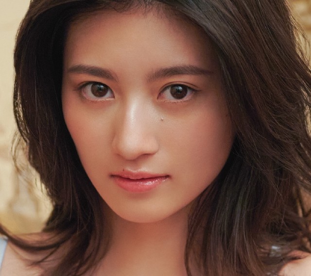 モデル吉田あかりが魅せるRAVIJOUR 2025 COLLECTION＃6