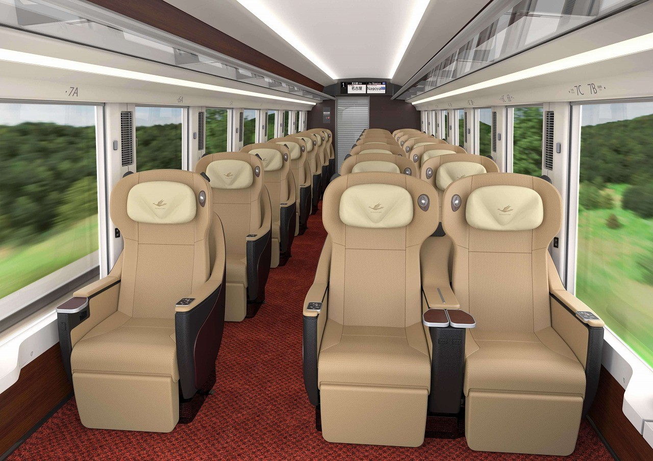 近鉄の新型特急「ひのとり」…プレミアム車両の極上シートに座ってきた