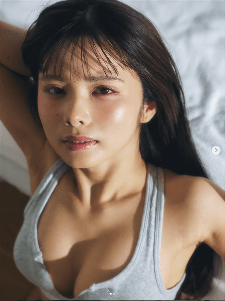 「FLASH」（26年9月15日発売号）に登場した古浜あおいのオフショット　本人のインスタグラム（@acha_oicha）より