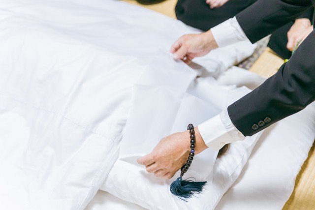 白い布をかける2つの理由※画像はイメージです（buritora/stock.adobe.com）