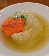 「イタリア食堂の間借りラーメン屋」7月のラーメン「鮭節と真昆布の冷やし」
