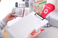 企業においても備蓄の重要性は高まっている　※画像はイメージです（photoAC）